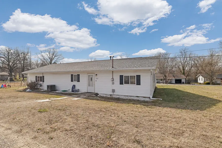 1302 Valley Avenue, Ava, MO 65608 - #3