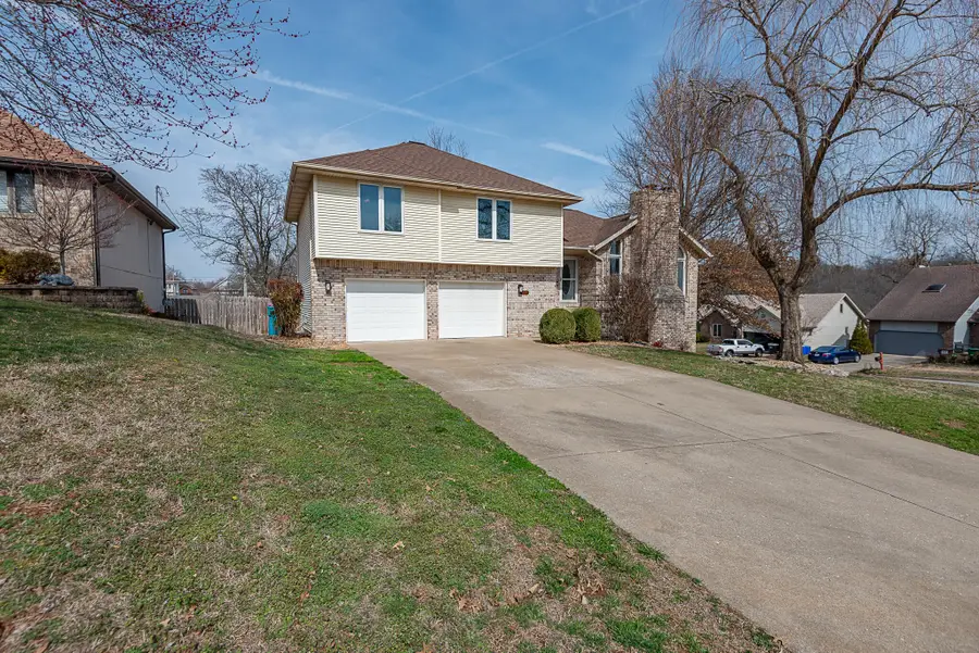 1957 W Nottingham Street, Springfield, MO 65810 - #2