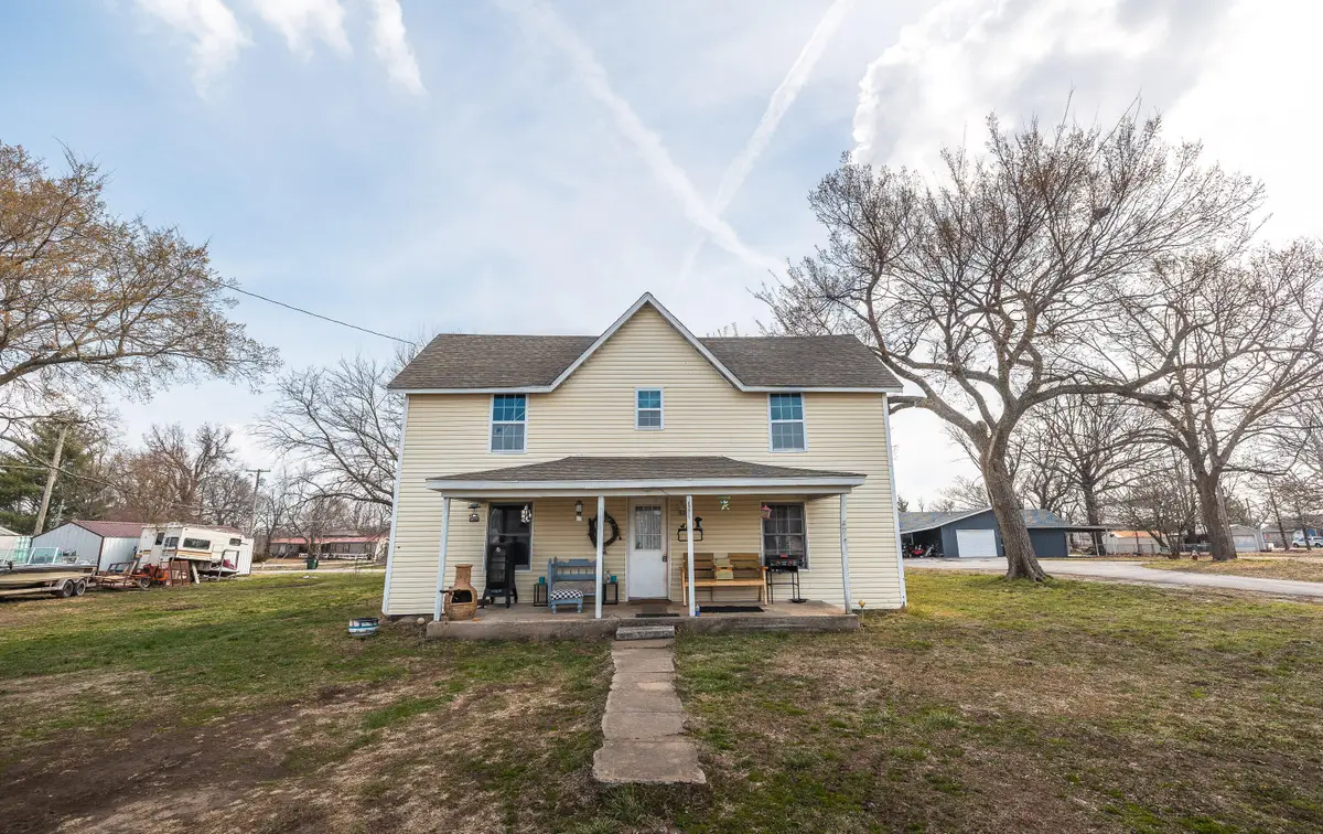 106 S Gilmore Street, Miller, MO 65707 - #1