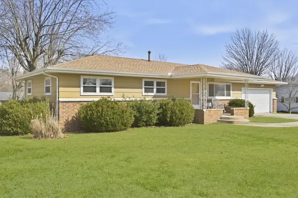 723 E Walnut Street, Aurora, MO 65605