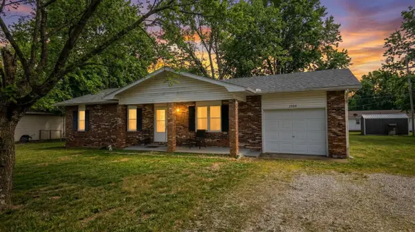 1908 Meadow Street, West Plains, MO 65775