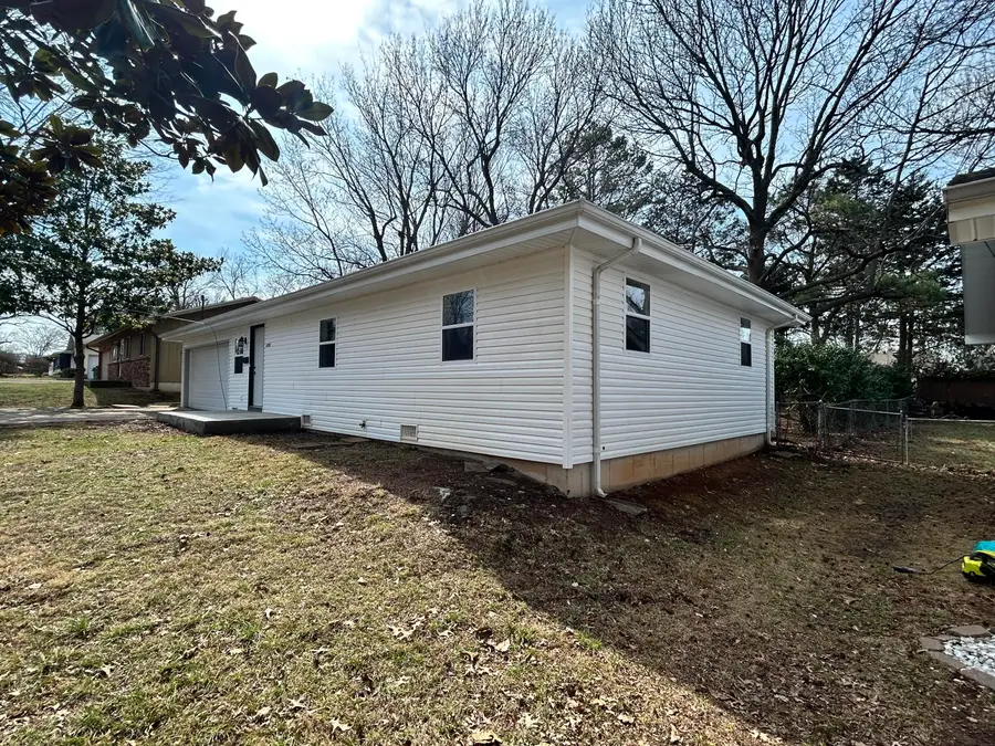 1253 S Belcrest Avenue, Springfield, MO 65804 - #3