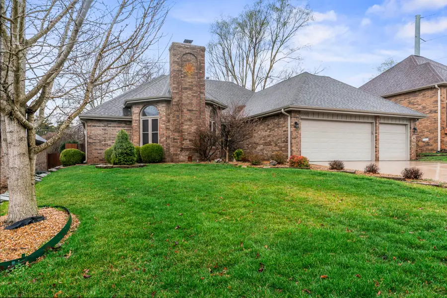 3265 S Oak Avenue, Springfield, MO 65804 - #2