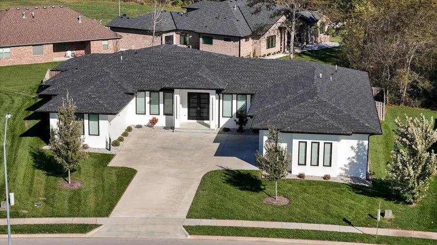 208 N Glengary Drive, Nixa, MO 65714 - #2