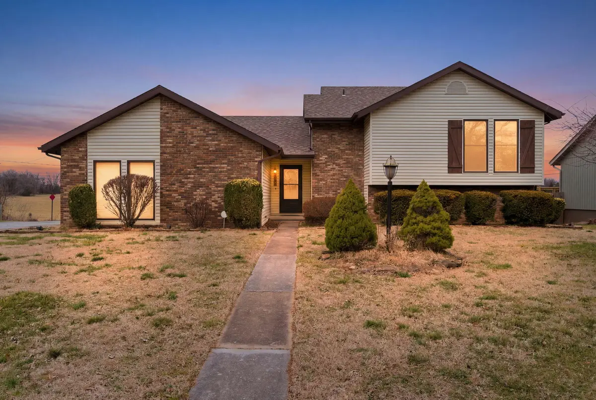 1309 E Knobhill Street, Springfield, MO 65804 - #1