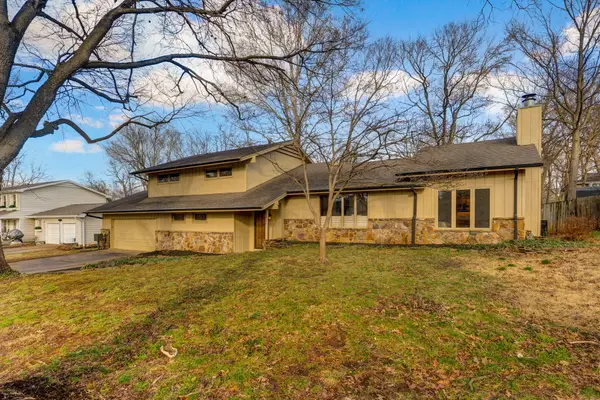 2850 S Barnes Avenue, Springfield, MO 65804