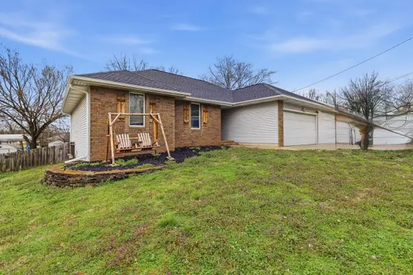 2801 N Summit Avenue, Springfield, MO 65803