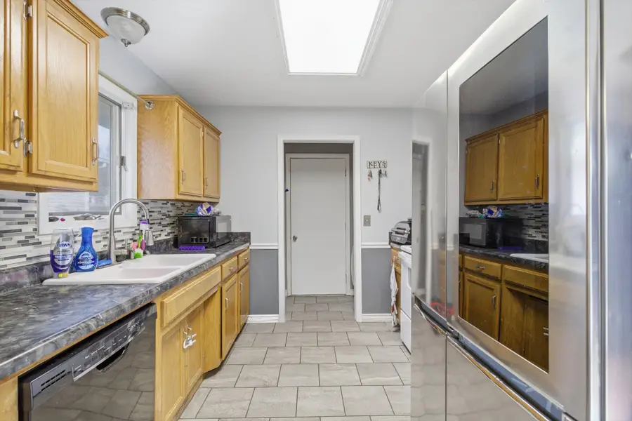 2801 N Summit Avenue, Springfield, MO 65803 - #2