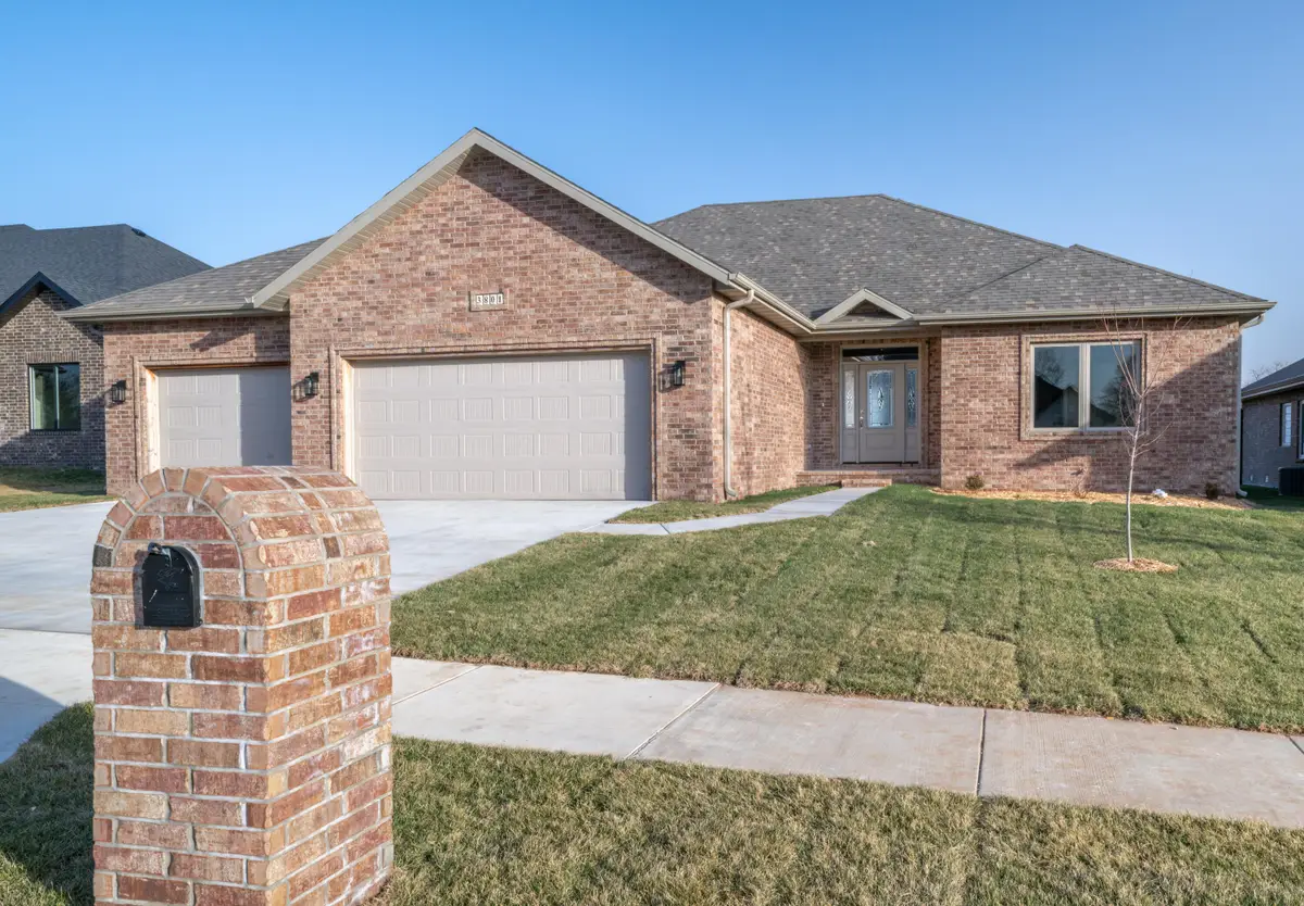 3801 W Broadmoor Street, Springfield, MO 65807 - #1