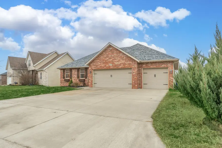 849 S Cobble Creek Boulevard, Nixa, MO 65714 - #3