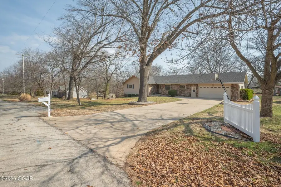 1015 Peterson Road, Neosho, MO 64850 - #2