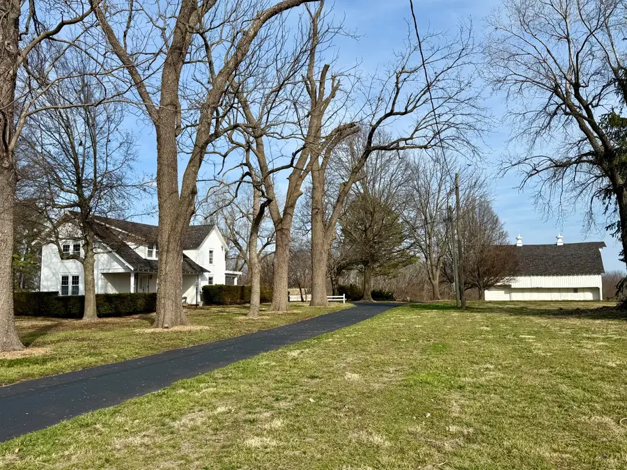 2202 S Farm Road 107, Springfield, MO 65802 - #2