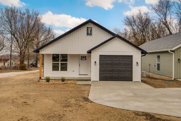 1103 E Smith Street, Springfield, MO 65803