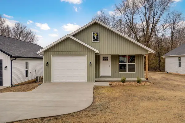 1107 E Smith Street, Springfield, MO 65803