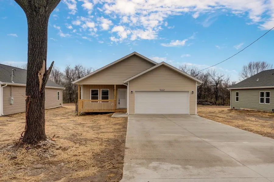 1137a N Dickerson Avenue, Springfield, MO 65803 - #2