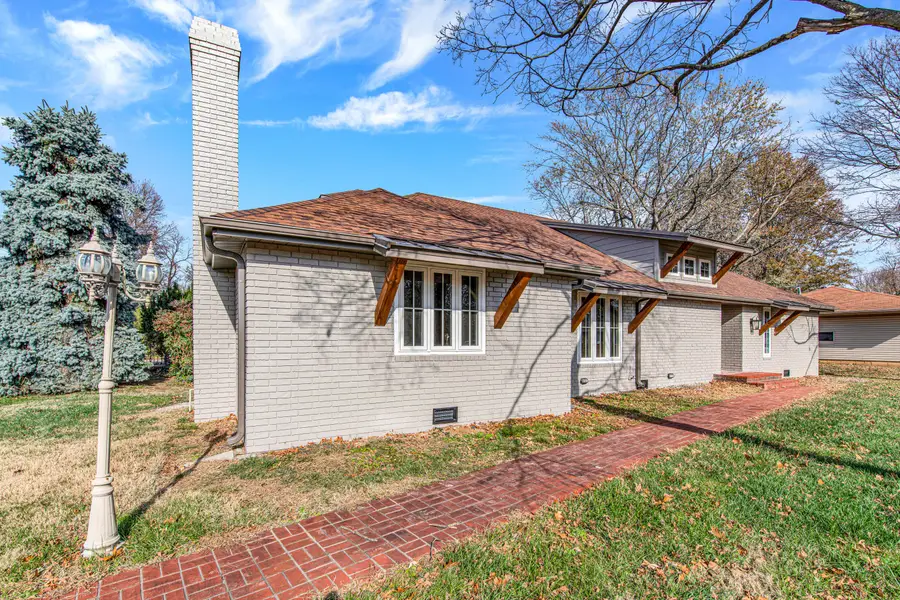 1413 E Downing Street, Springfield, MO 65804 - #2