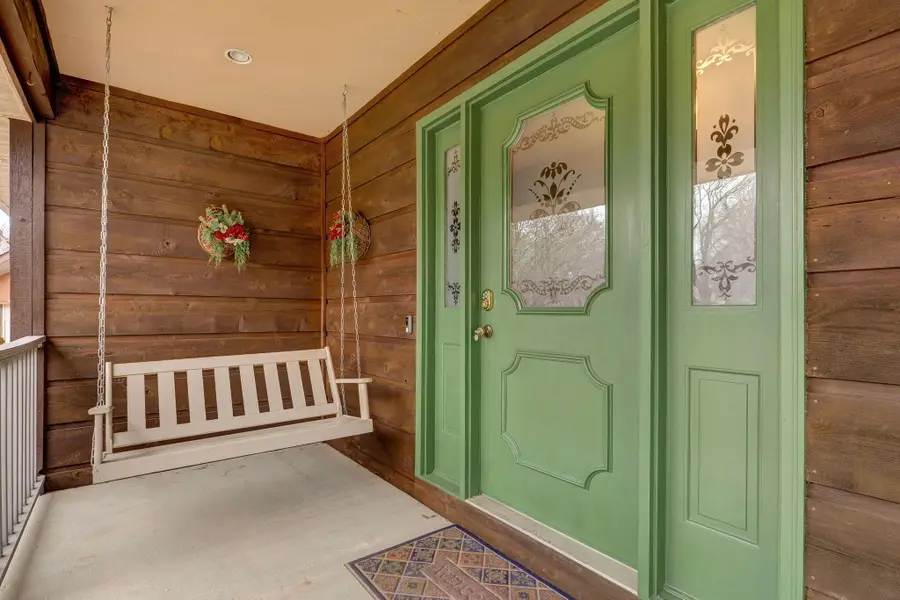 922 E Manchester Drive, Springfield, MO 65810 - #3