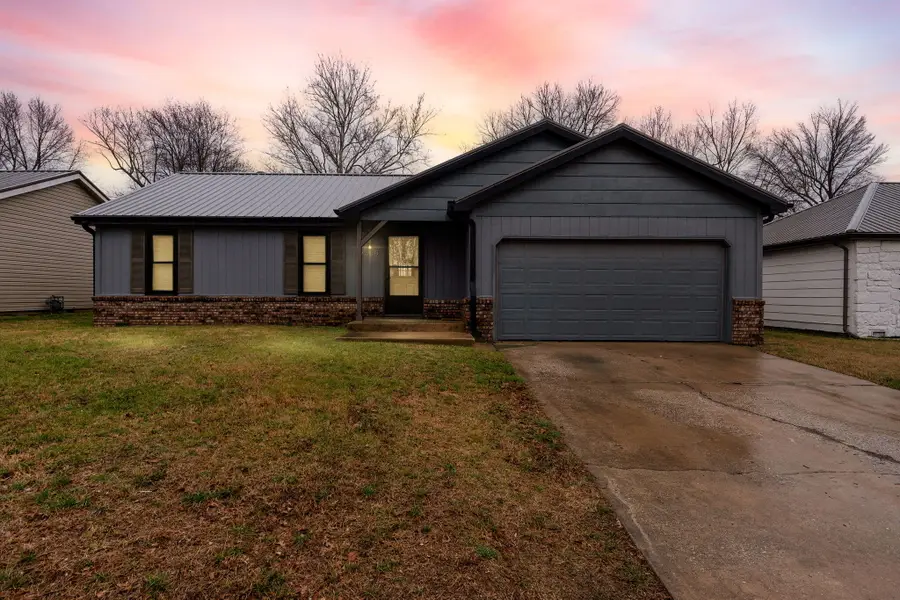 2550 S Fort Avenue, Springfield, MO 65807 - #2