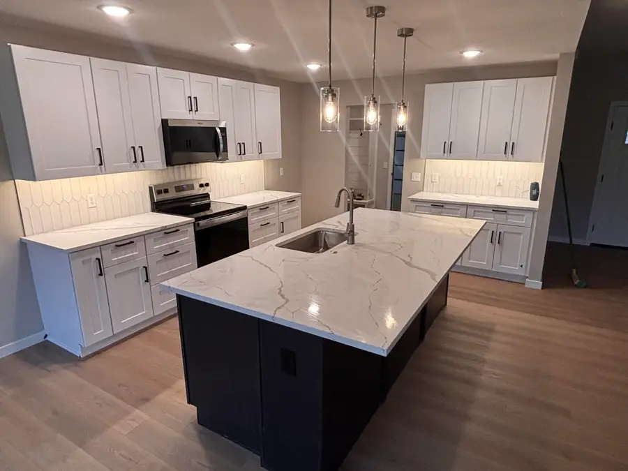 1197 W Warren Avenue, Ozark, MO 65721 - #3