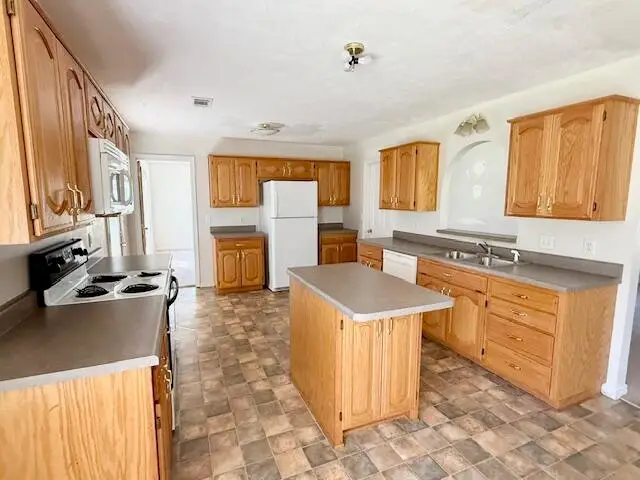 27 Sunset Drive, Cassville, MO 65625 - #3