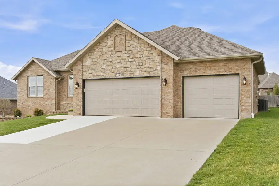 2360 N Citation Avenue, Springfield, MO 65802 - #2