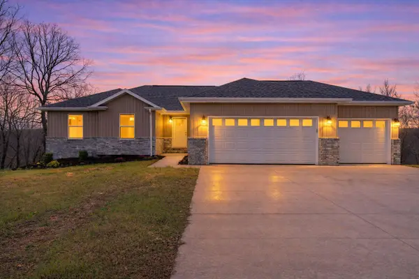 1373 Morningside Falls Boulevard, Blue Eye, MO 65611