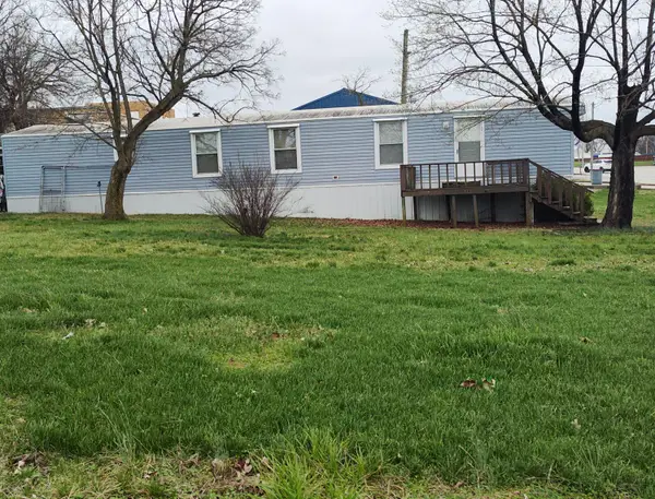 400 W Elm Street, Morrisville, MO 65710