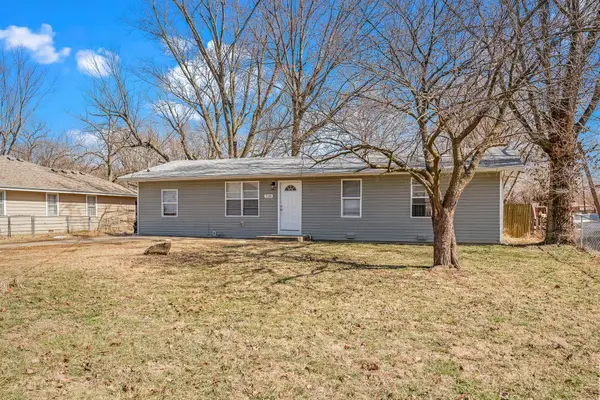 718 N Hillcrest Avenue, Springfield, MO 65803