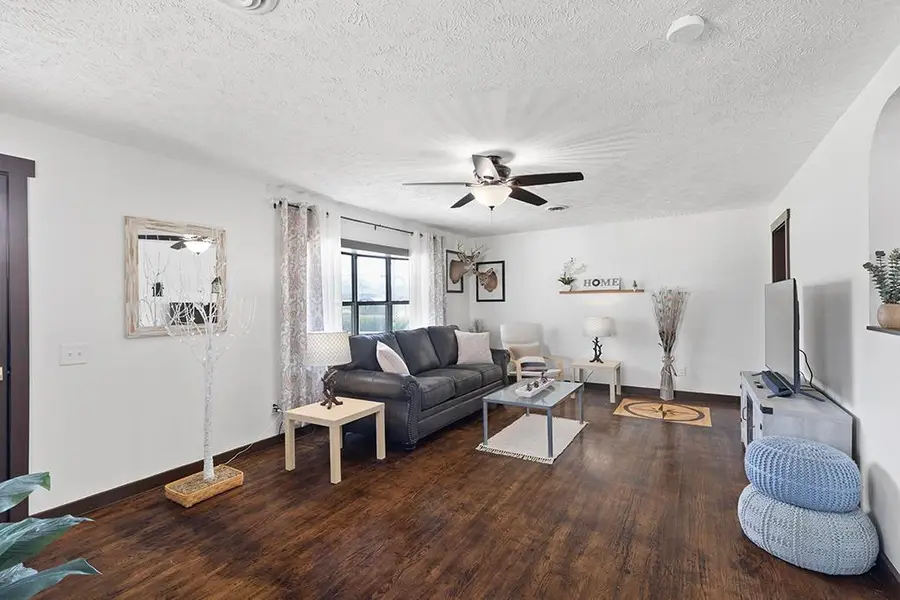 943 S Landrum Street, Mount Vernon, MO 65712 - #2