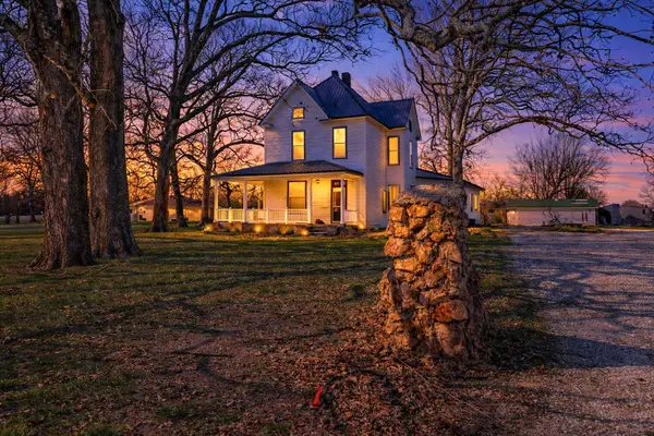 801 Linzee Boulevard, Pierce City, MO 65723