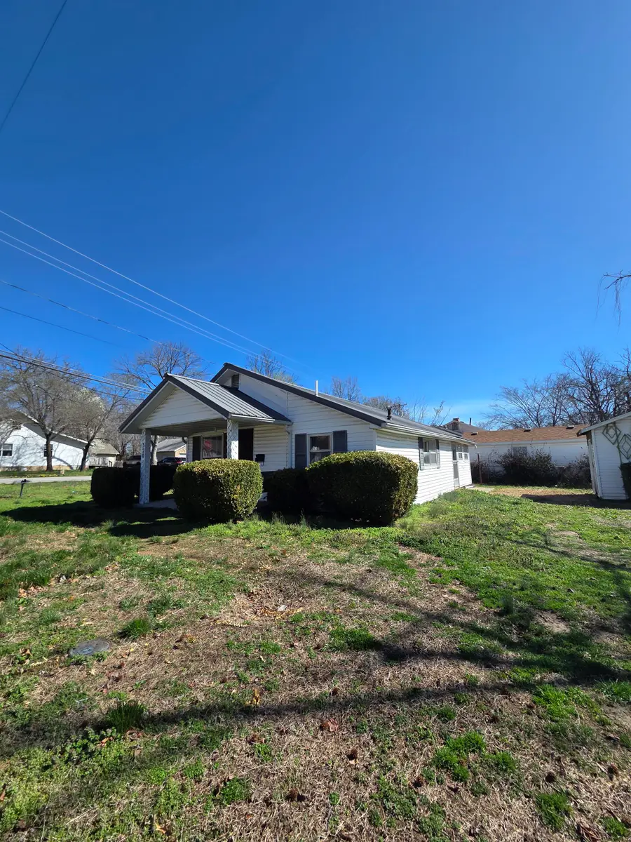 320 N Elgin Avenue, Bolivar, MO 65613 - #2
