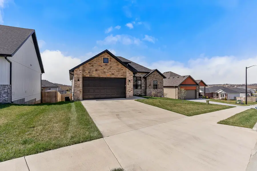 1103 S Brooks Avenue, Ozark, MO 65721 - #3