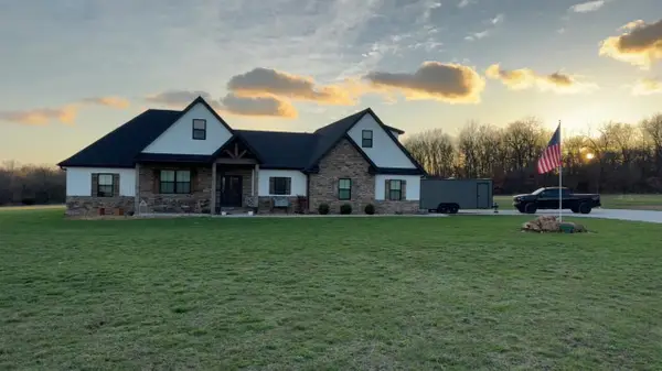 1060 E 431st Road, Bolivar, MO 65613