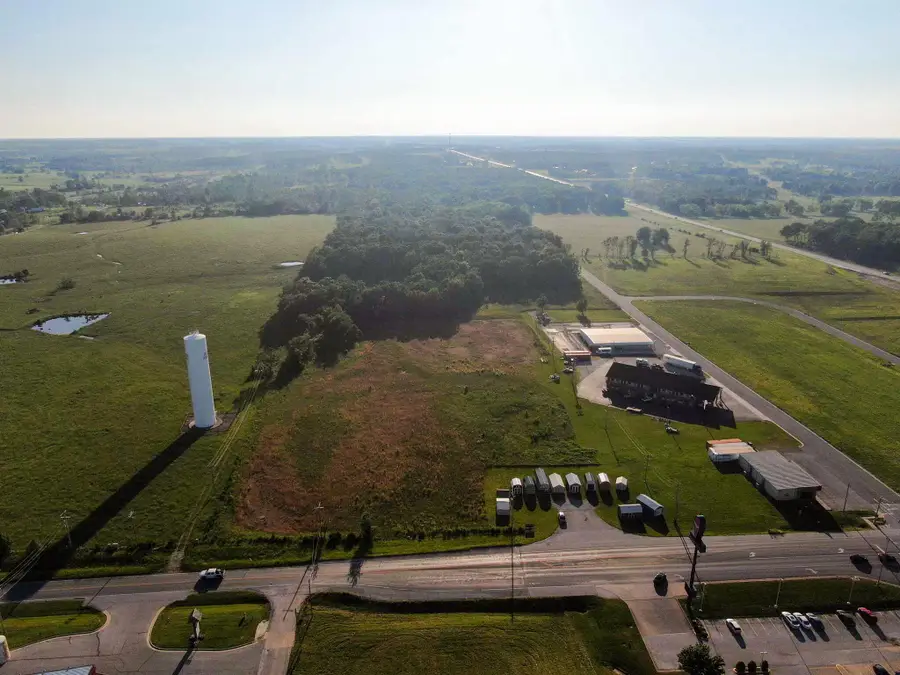 000 S State Highway 39, Aurora, MO 65605 - #3