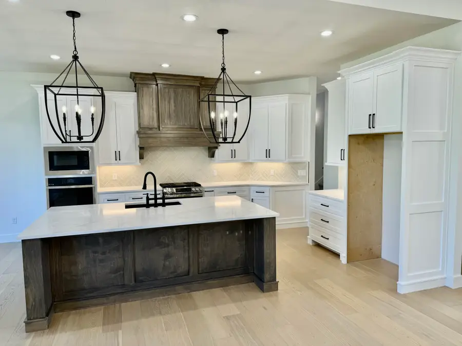 3919 E Woodhue Street, Springfield, MO 65802 - #3