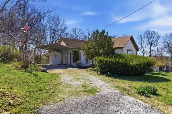 404 E Oak Street, Ozark, MO 65721