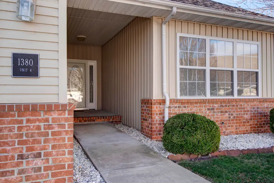 1380 N Sandy Creek Circle #Unit 4, Nixa, MO 65714 - #2