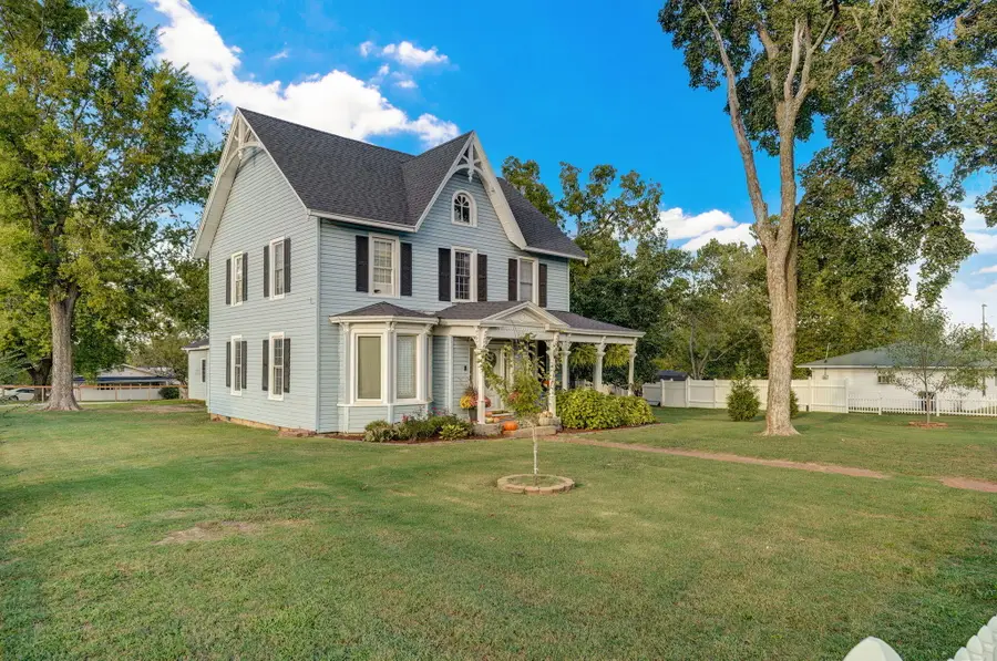 315 W Washington Street, Marionville, MO 65705 - #2