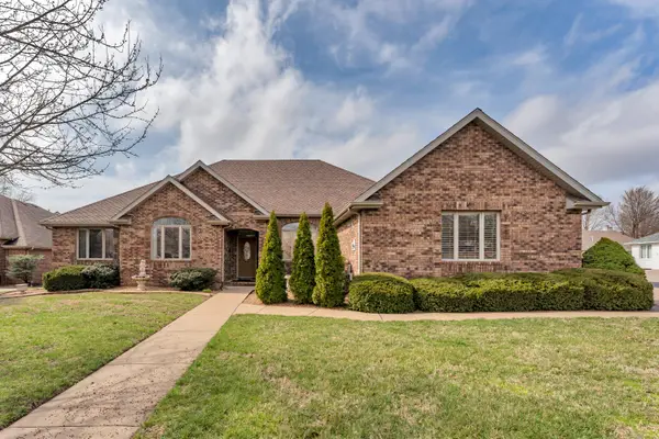 3734 E Kensington Drive, Springfield, MO 65802