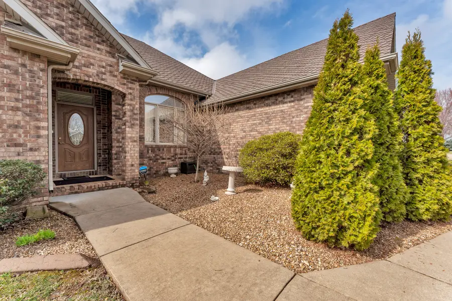 3734 E Kensington Drive, Springfield, MO 65802 - #2