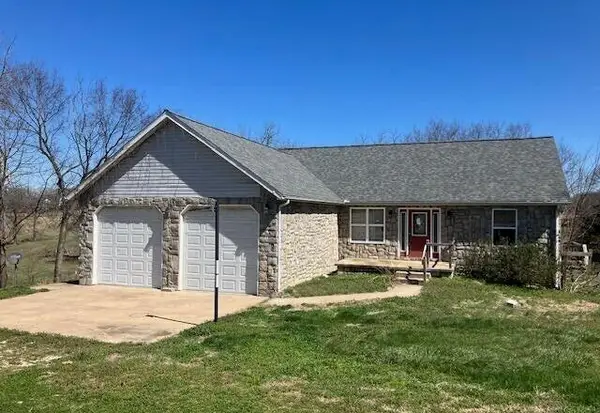8404 Gateway Drive, Neosho, MO 64850