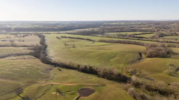 0000 Farm Road 2007, Aurora, MO 65605