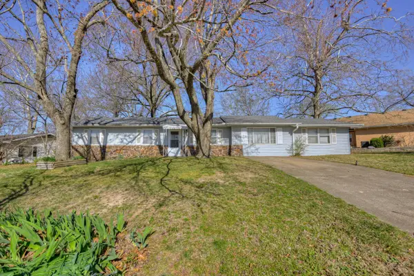 1502 Greenwood Boulevard, Neosho, MO 64850