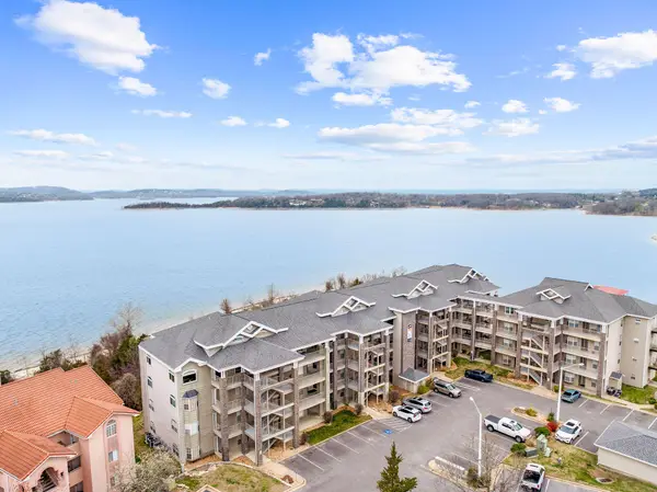 680 Emerald Pointe Drive #1, Hollister, MO 65672