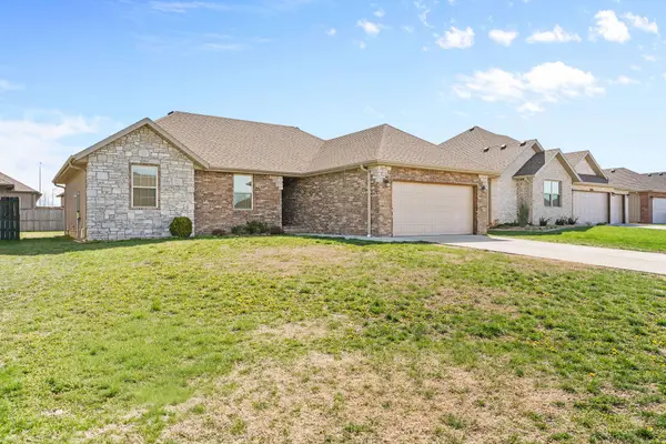 696 N Montego Street, Nixa, MO 65714