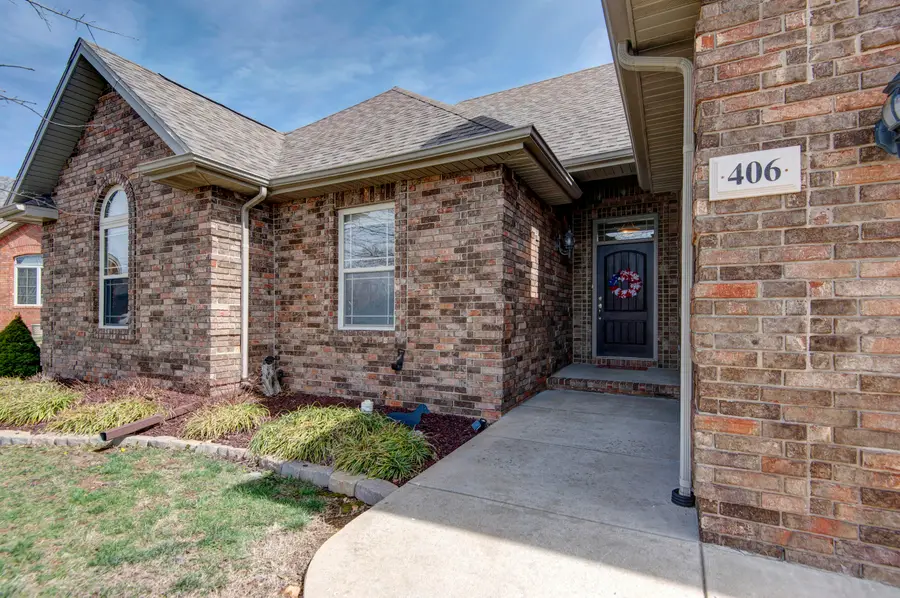 406 S Chestnut Hills Drive, Republic, MO 65738 - #3