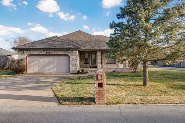 1329 W Meadowbrooke Drive, Ozark, MO 65721