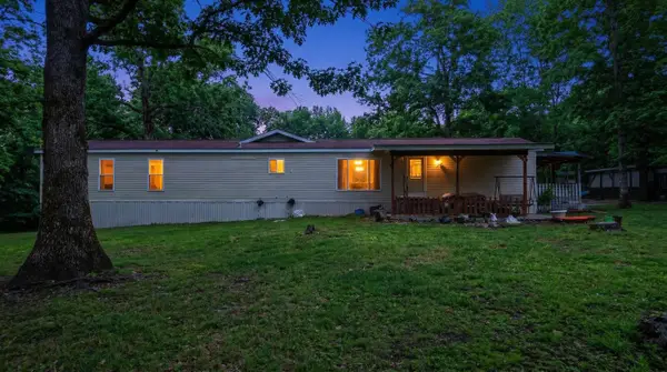 9149 County Road 9640, Koshkonong, MO 65692