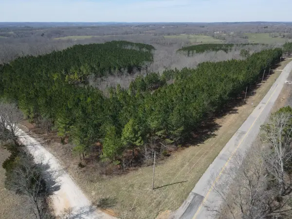 000 Highway Y, Willow Springs, MO 65793