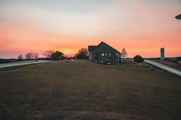 000 Gavins Trail, Walnut Shade, MO 65771